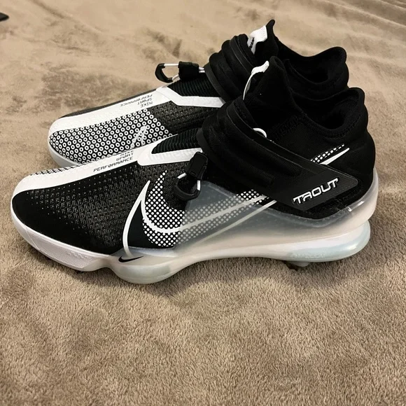 Nike | Shoes | Nike Force Zoom Trout 7 Black White Baseball  display picture 2